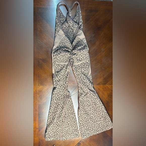 Leopard Print Jumpsuit size S - Picture 6 of 9
